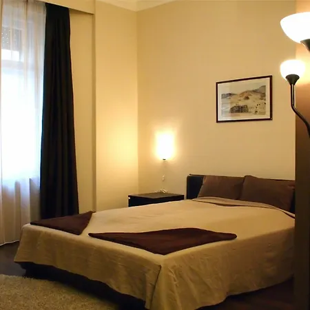 Budapest Suites Konukevi *