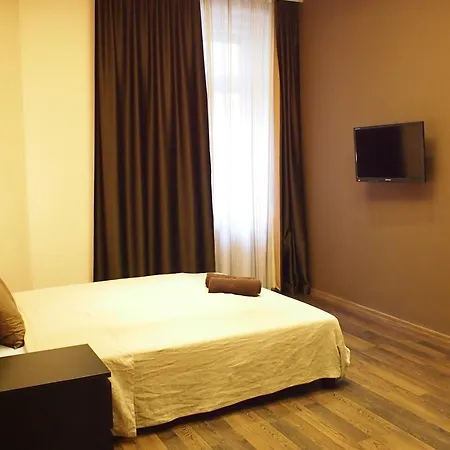 Budapest Suites 3*