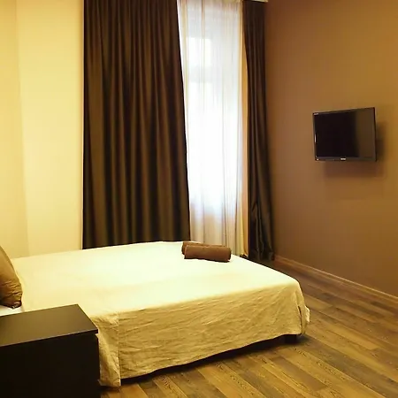 Budapest Suites *