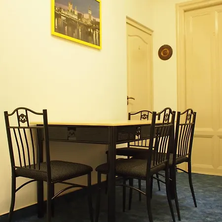 Budapest Suites Гостевой дом 3*